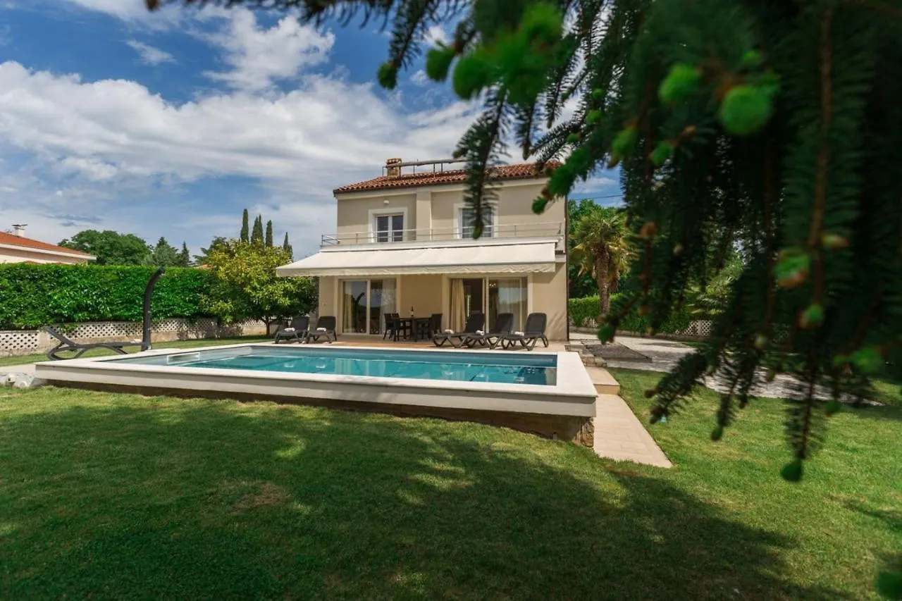 Exclusive 4 Bedroom Villa Alex In Porec With Private Pool, Garden And Parking