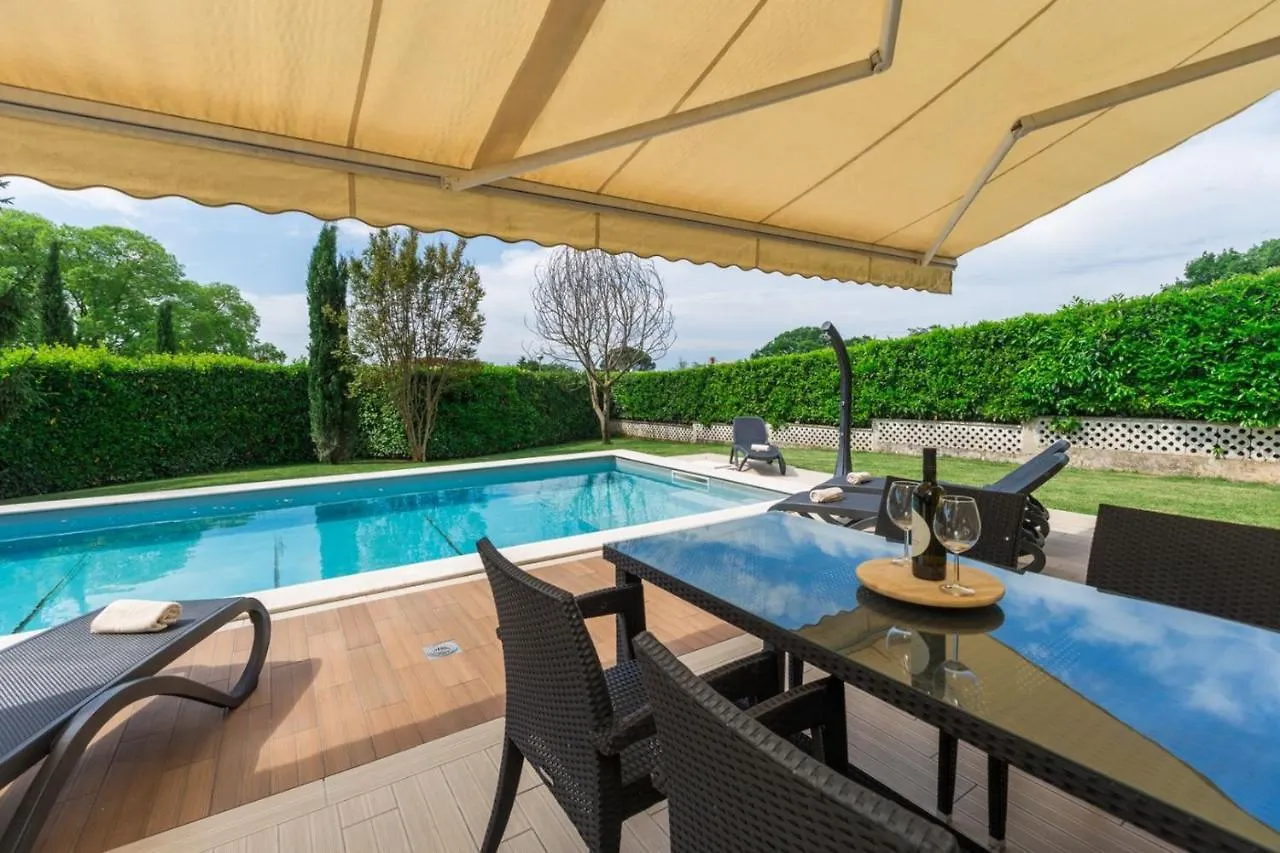 Exclusive 4 Bedroom Villa Alex In Porec With Private Pool, Garden And Parking