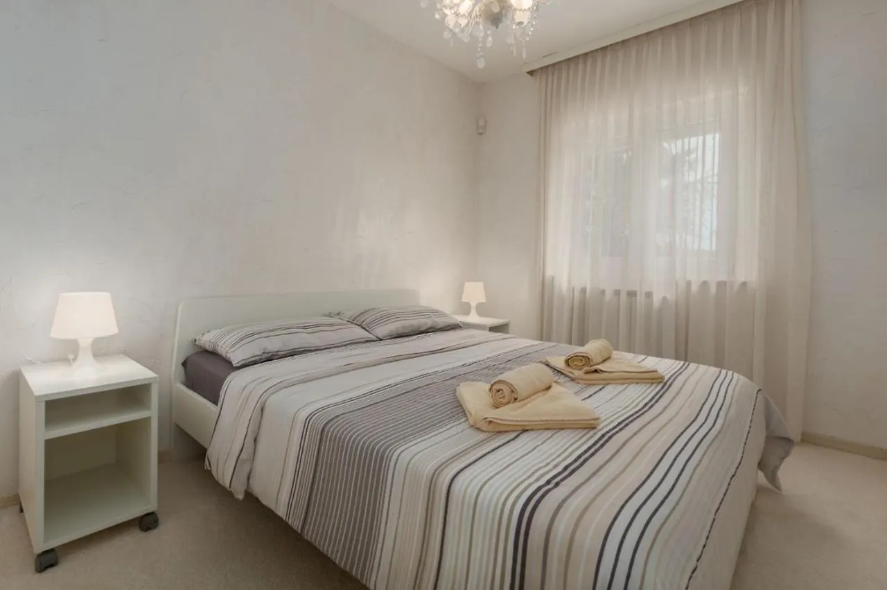 Exclusive 4 Bedroom Villa Alex In Porec With Private Pool, Garden And Parking